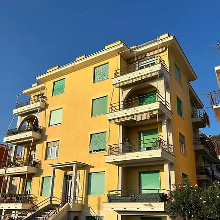 Апартаменты Cavi 1840 Fronte Mare Лаванья