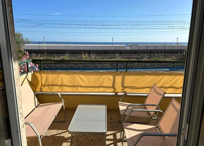 Appartamento Cavi 1840 Fronte Mare